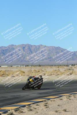 media/Jan-10-2025-CVMA Friday Practice (Fri) [[489e0da257]]/Group 4 and Trackday/Session 2 (Turn 4 Inside)/